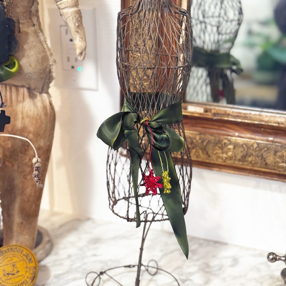 15.5” French Wire Dress Form